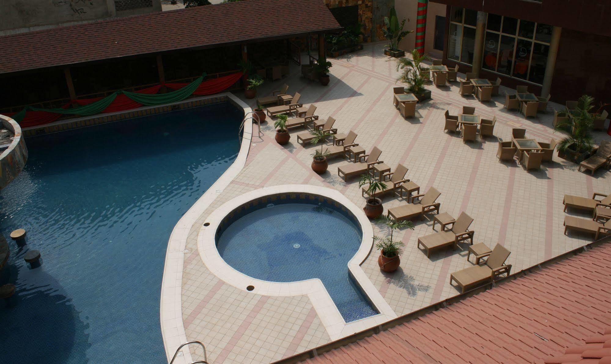 Royal Nick Hotel Lashibi Εξωτερικό φωτογραφία
